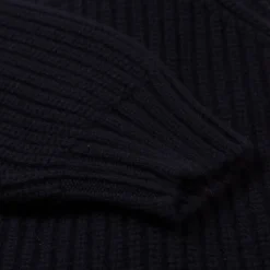 William Lockie Dunkelblauer Pullover „Joss Earl